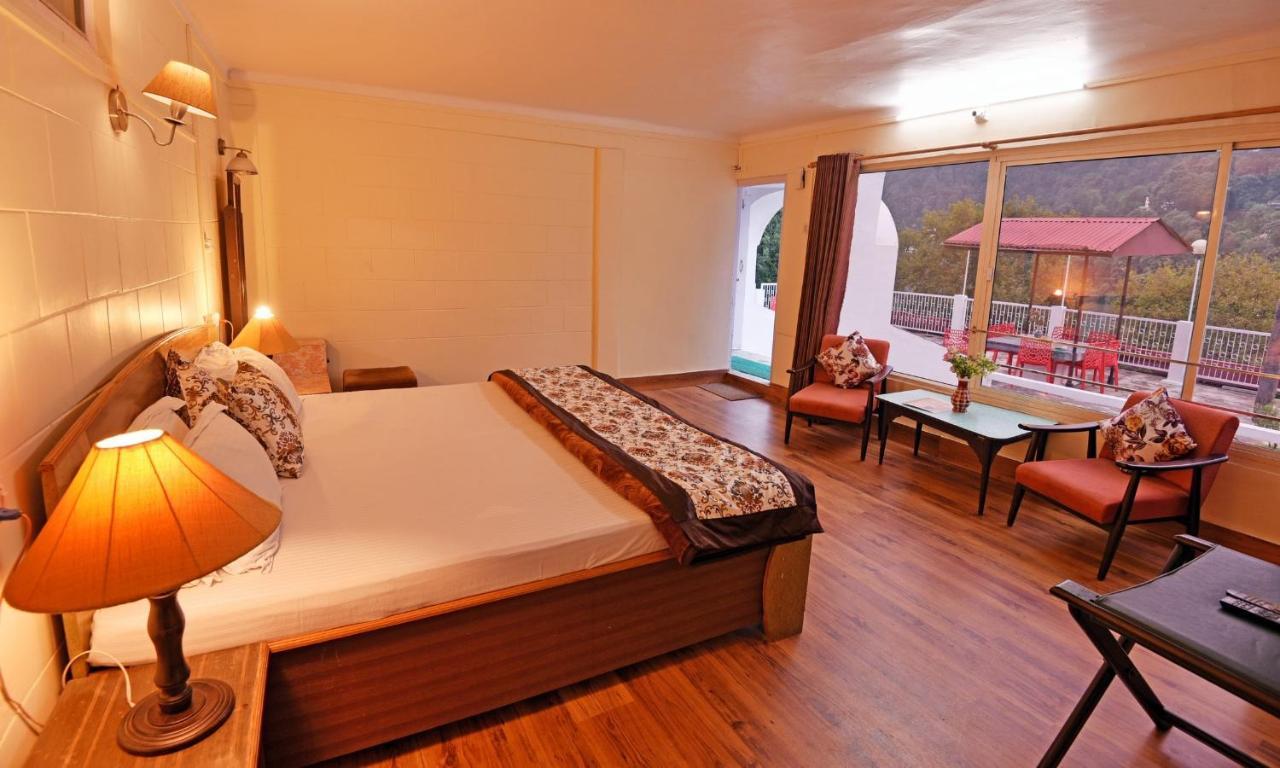 India - View - Mall Road Hotel Nainital